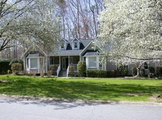 111 Nottingham Ln, Greenwood, SC 29649