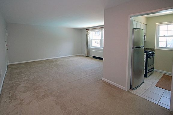 3rd image of 2055 N Woodstock St APT 103