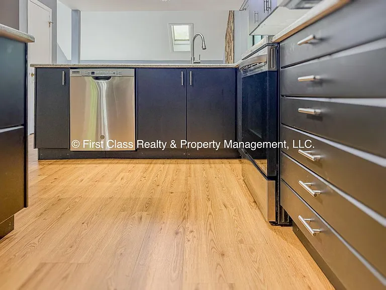 8015 Tiburon Cir — Photo 46