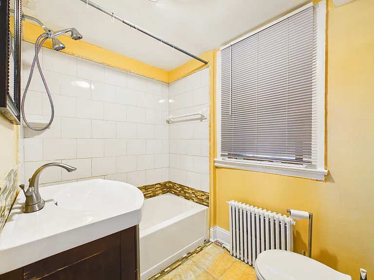 1409 Monroe St NE #2 — Photo 9