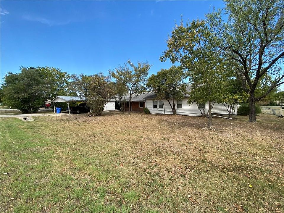 310 N Lampasas St, Manor, TX 78653 Zillow