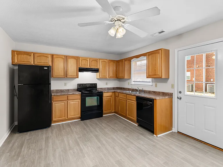3808 Carlyle Place Dr — Photo 3