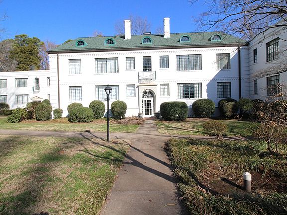 2nd image of 1700 N Elm Street B7 #B7