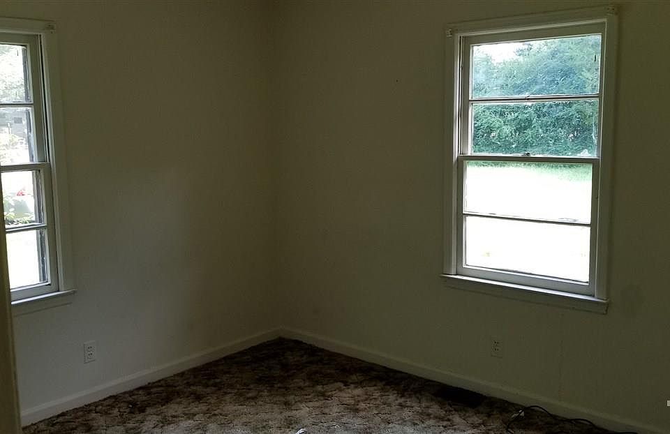 2nd image of 424 Arrington Ave