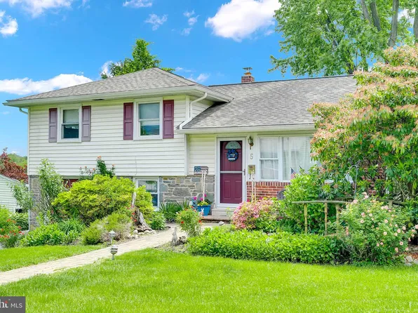 5 Dorset Dr, Broomall, PA 19008