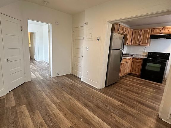 3rd image of 1615 8th Ave APT 2