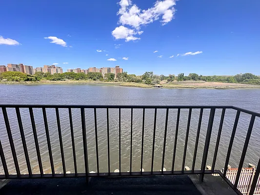 Rented by Smart NY Realty LLC | media 5