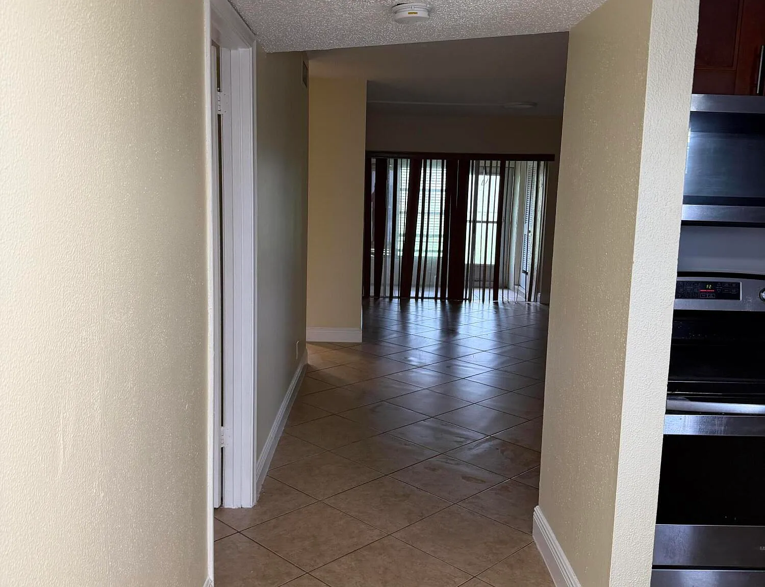 2 bed, 2.0 bath, 924 sqft, $2,100 — Photo 4