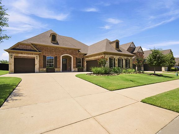 2nd image of 425 Emerson Dr