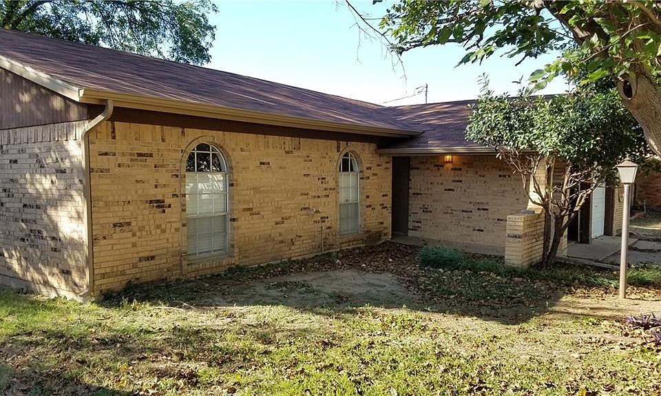 1st image of 6609 Charmaine Dr