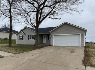 1013 Linden St, Webb City, MO 64870