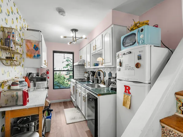 180 Columbus Drive image 6 of 11