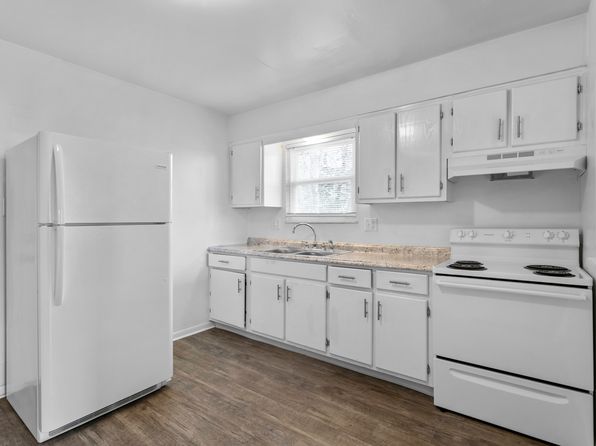 205 S Kenmore Rd #205