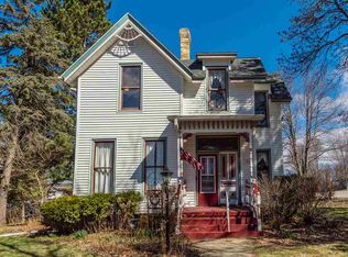 733 5th St, Baraboo, WI 53913