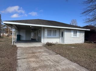 1942 W Robin Ave, Orange, TX 77632