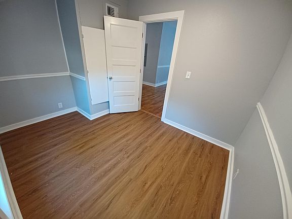3rd image of 6108 Wilson Blvd