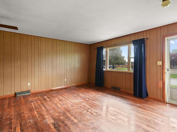 3rd image of 125 Mountview Ct
