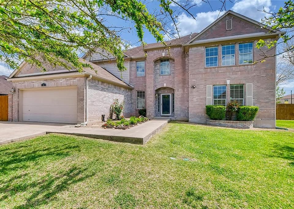 1st image of 200 Santolina Ln