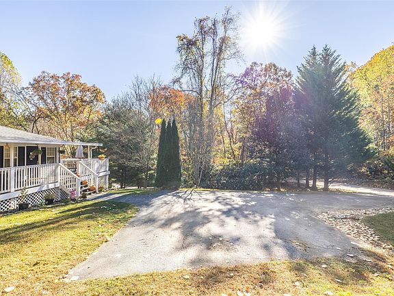 4th image of 9 Melinda Dr
