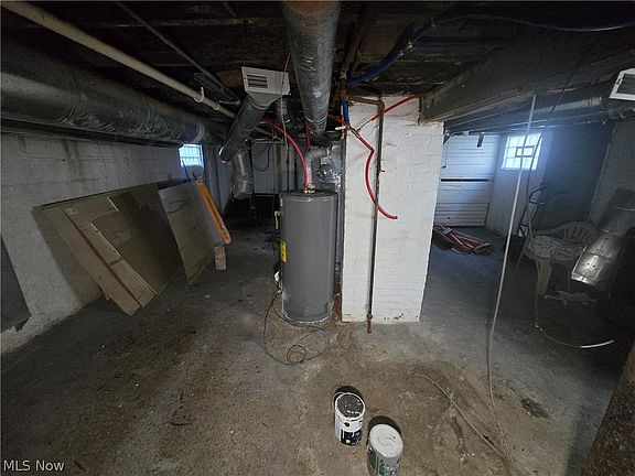 4th image of 9808 Raymond Ave