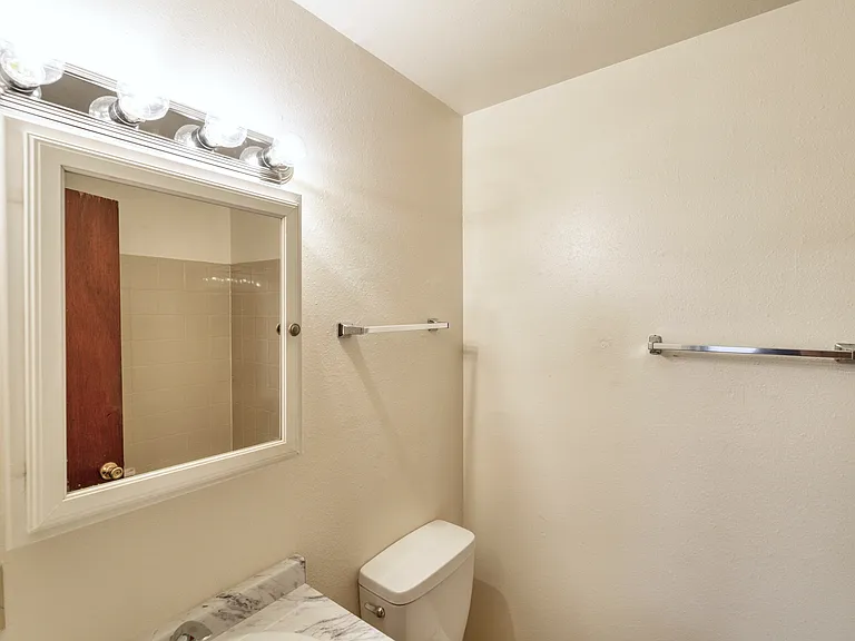 Branson Apartments — Photo 33