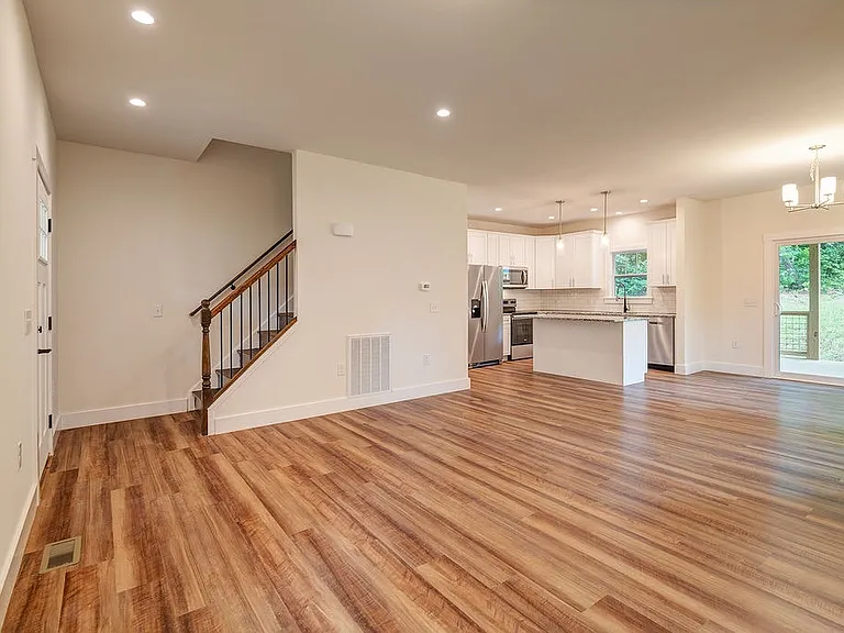 204 Cascade Ridge Rd — Photo 5