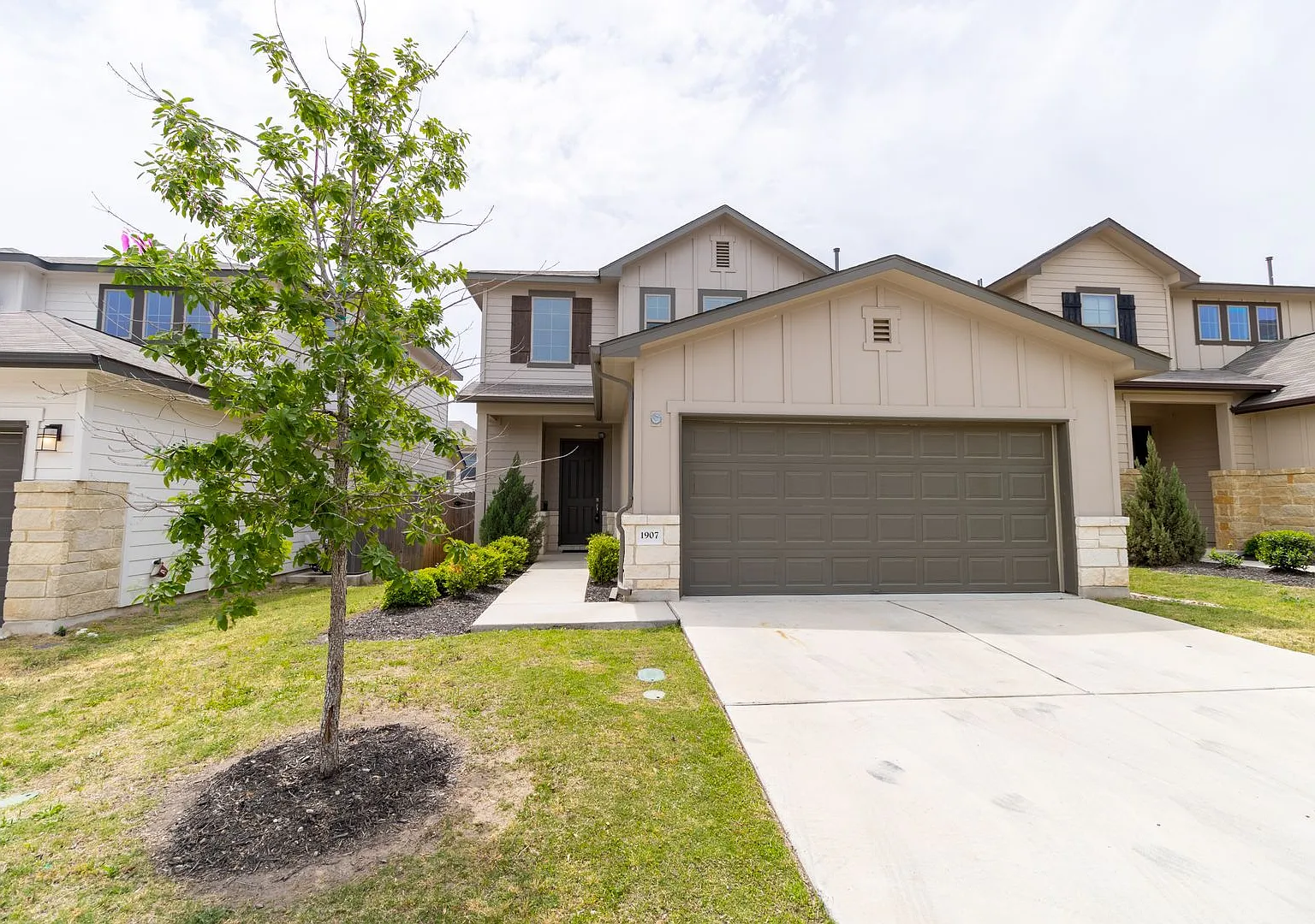 Charming Oasis in Wells Branch: Spacious 3-Bed Home with Stylish Upgrades! — Photo 1