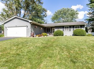 5410 Greenview Rd, Cary, IL 60013