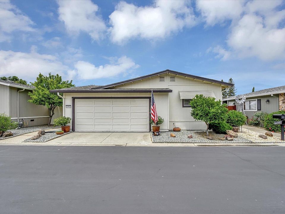1st image of 262 Forest Dr #262