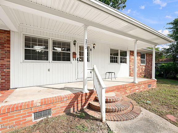 5th image of 203 Long Acres Drive