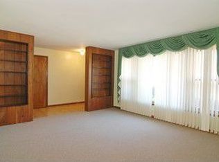 1311 Heather Rd, Homewood, IL 60430