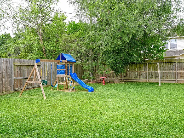 25923 Marshbrook Ln — Photo 16