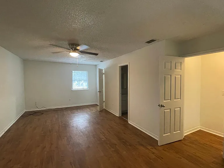 4285 Melissa Ct W — Photo 24