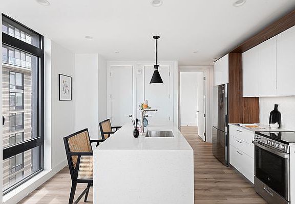 5th image of 224 E 135th St #501N