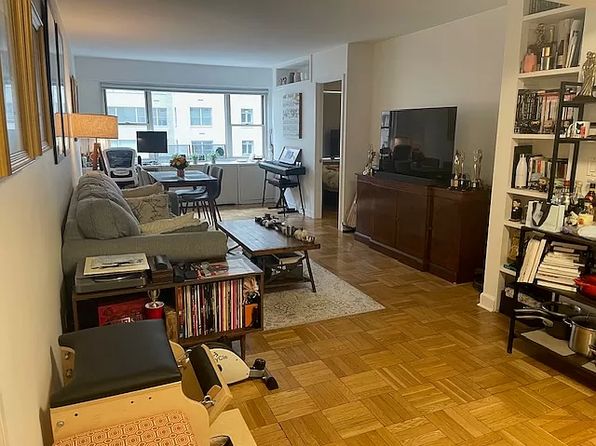 This Manhattan Family Apartment Is Full of Street Finds