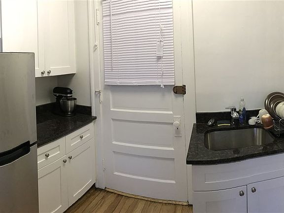 4914NWolcottKitchen (003)