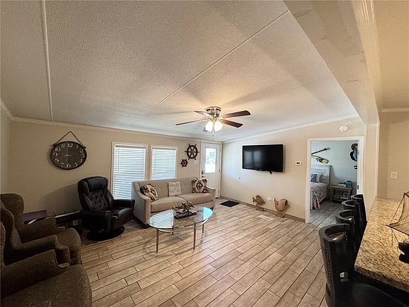 5th image of 1516 Whispering Sands St