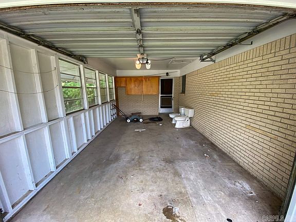 4th image of 109 Dahlia St