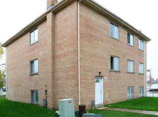 9602 Golf Ter #1W, Des Plaines, IL 60016