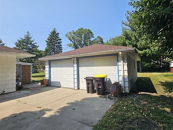5th image of 1409 2nd Ave