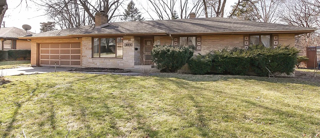 147 Crestwood Dr photo 1