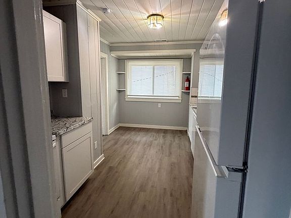 4th image of 409 Eastgate Rd