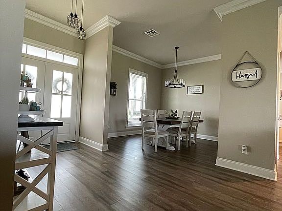 4th image of 121 Beau Place Blvd