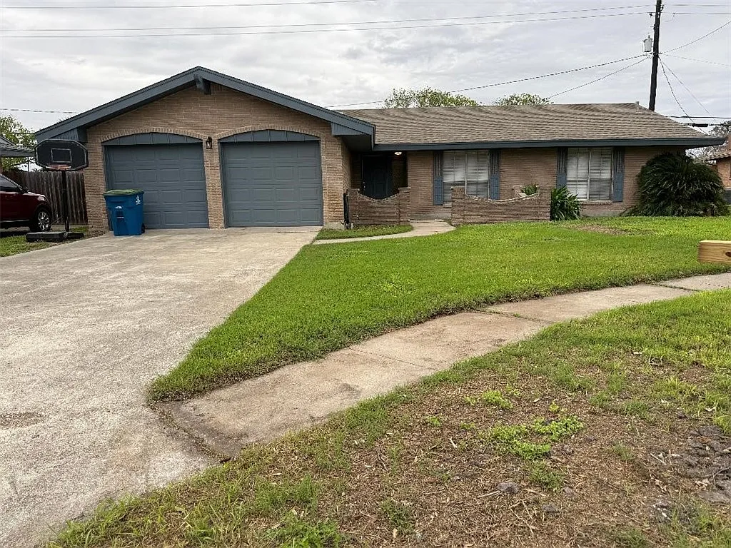 3 bed, 2.0 bath, 1717 sqft, $1,925 — Photo 2