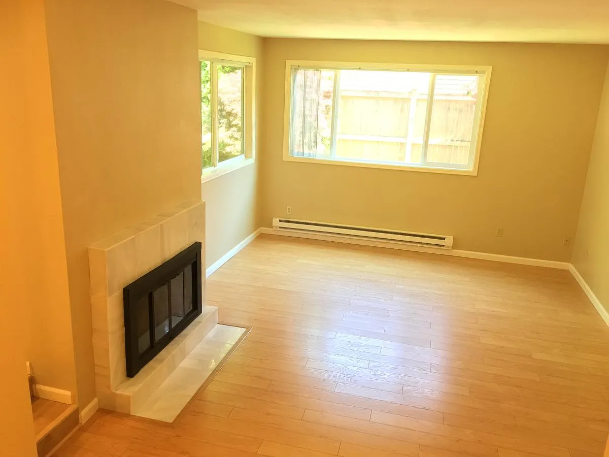 14130 NE 7th Pl — Photo 3