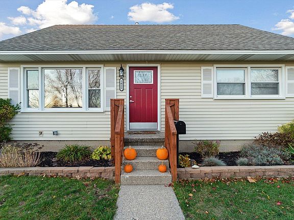 4th image of 1411 Slayton Ave