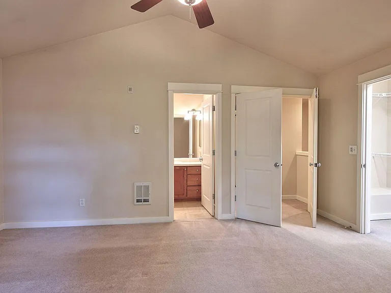 2109 NE 50th Way — Photo 19