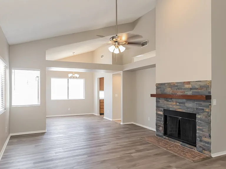 4681 W Harrison St — Photo 3