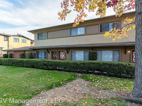 2nd image of 112 Esperanza Ave APT C