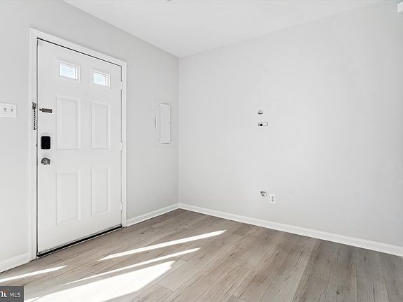 4th image of 104 N Bedford St #B